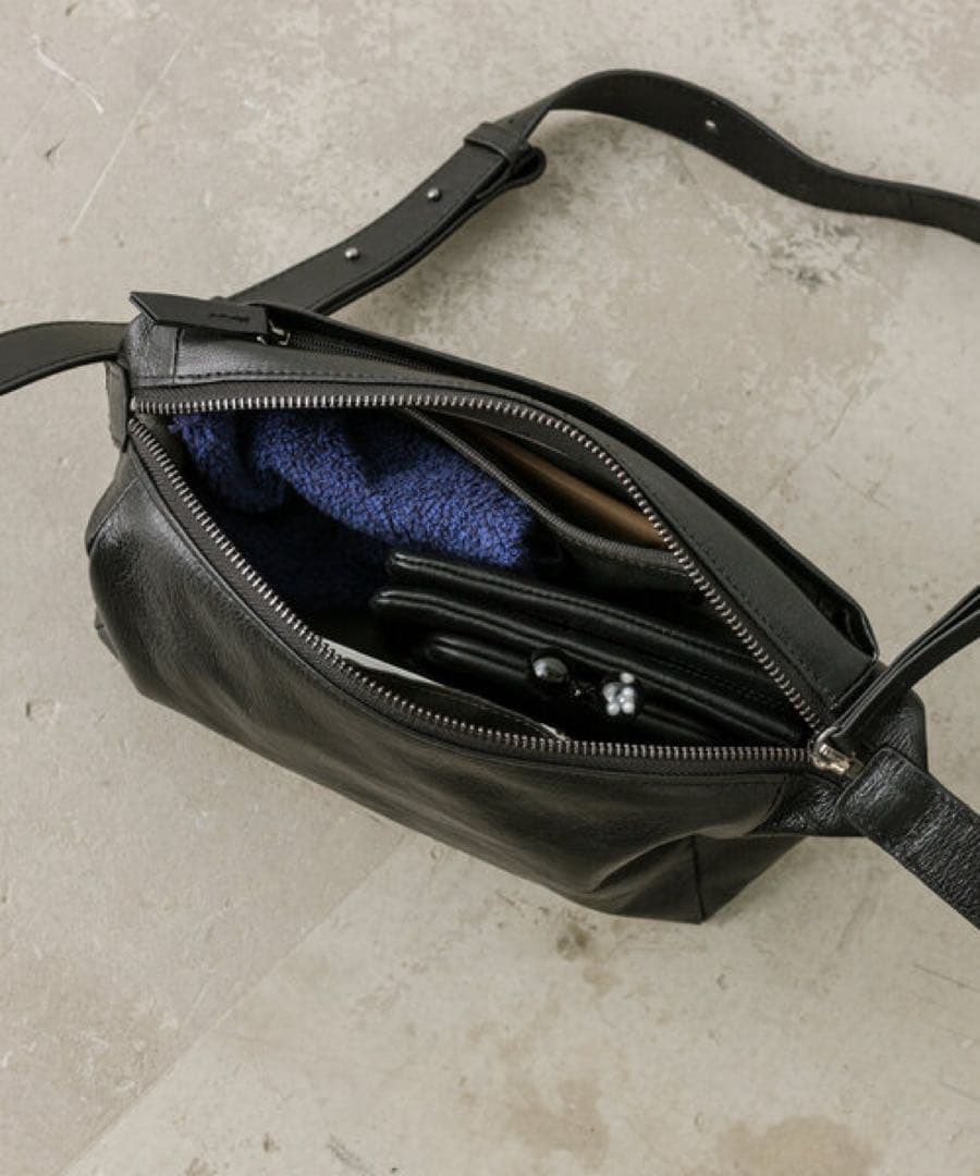 イア パピヨネ 本革/220g ボックスショルダーバッグ