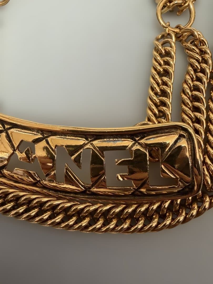 CHANELシャネルヴィンテージ CHANEL型抜きプレート チェーンベルト