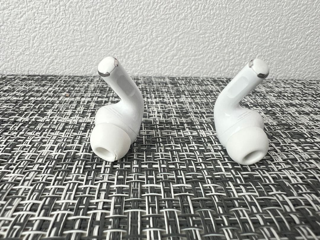 【早い者勝ち】AirPods Pro 2 本体、両耳、未使用充電ケーブルもセット