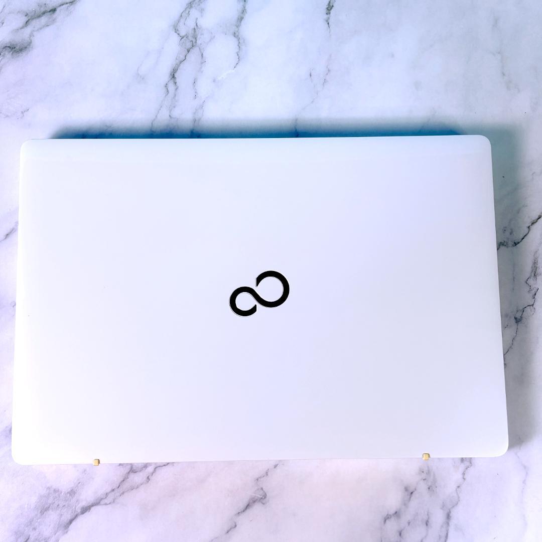 美品Corei7・16GB・SSD・Windows11・ホワイト ノートパソコン