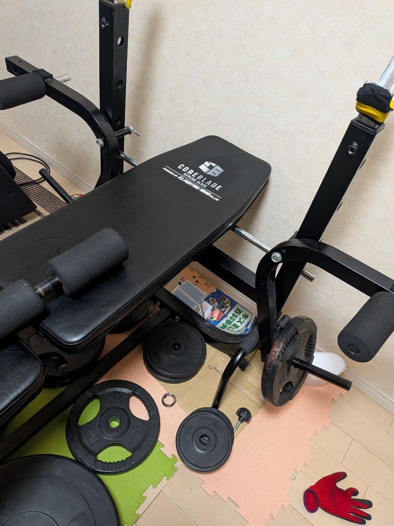 トレーニングベンチ ブラック。バーと重り中古