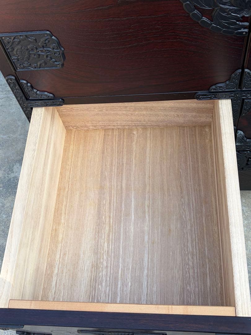 ②青木産業　天然　欅　室町　古代　サイドボード　収納 鍵付