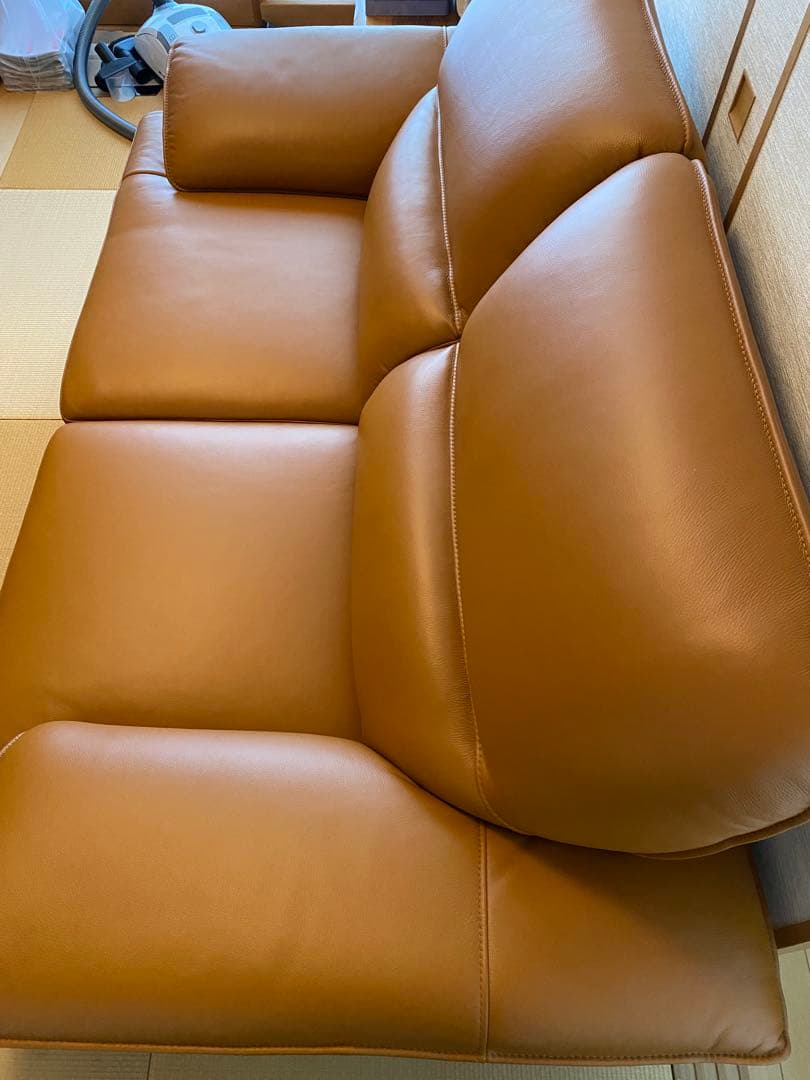 新品並　本革　2人掛けソファ　キャメル色