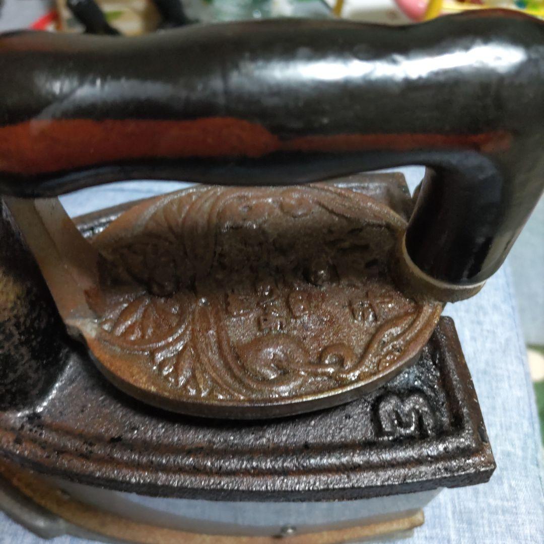 昭和レトロ　鉄製アイロン