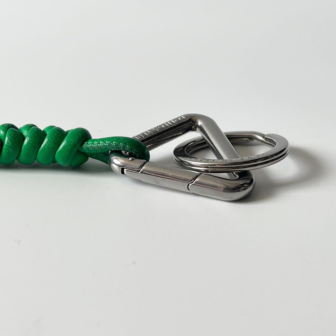 ボッテガヴェネタ　トライアングル　キーリング　ネックストラップ　レザー　グリーン