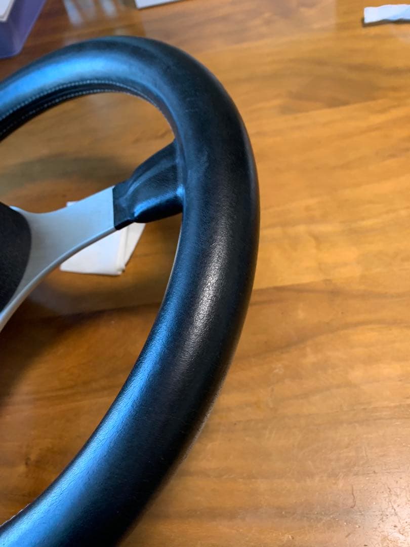 MOMO ステアリング ジャッキースチュワート 　ホーンボタン+ボス