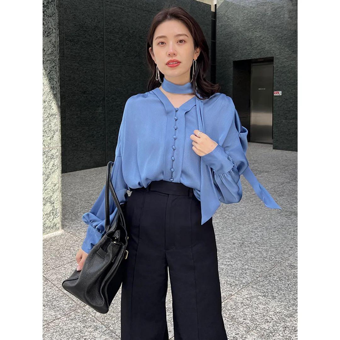 専用24ss アニュアンス フォルムスリーブタイブラウス ボウタイ 青 ブルー