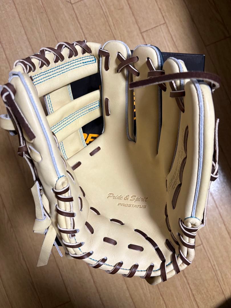 Johnny ZETT PROSTATUS 軟式グローブ ベージュ/ネイビ