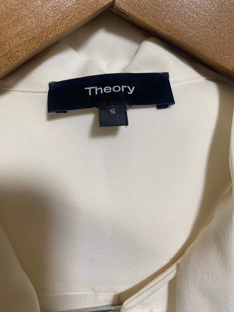 セオリー　ジョーゼットタイブラウス　アイボリー　Sサイズ　ボウタイ　長袖　白系