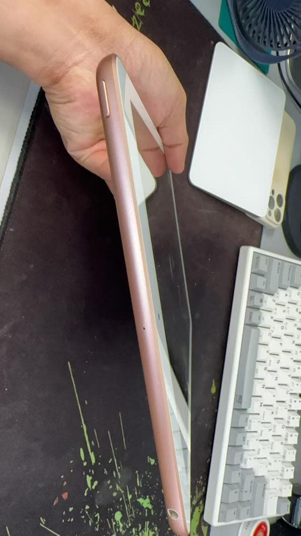 iPad 第6 世代 128GB ほぼ完璧な外見 バッテリー寿命： 88%