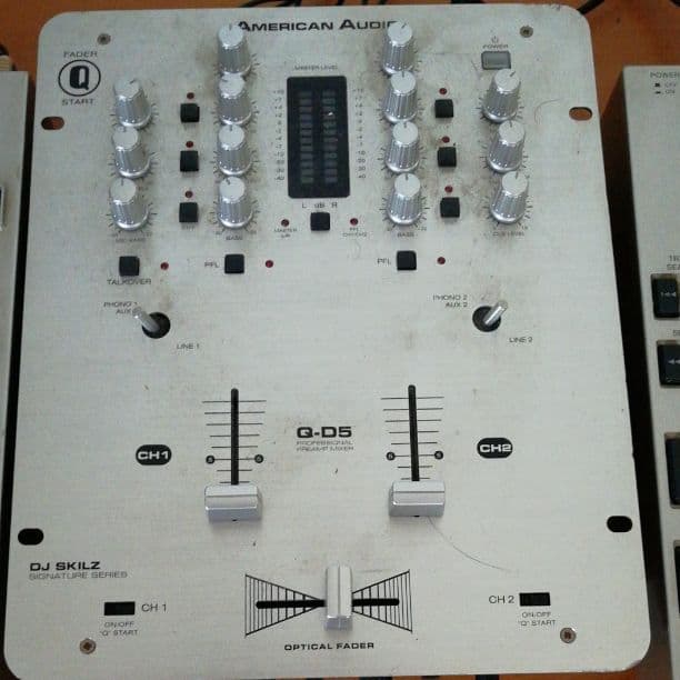 AMERICAN  AUDIO ミキサー