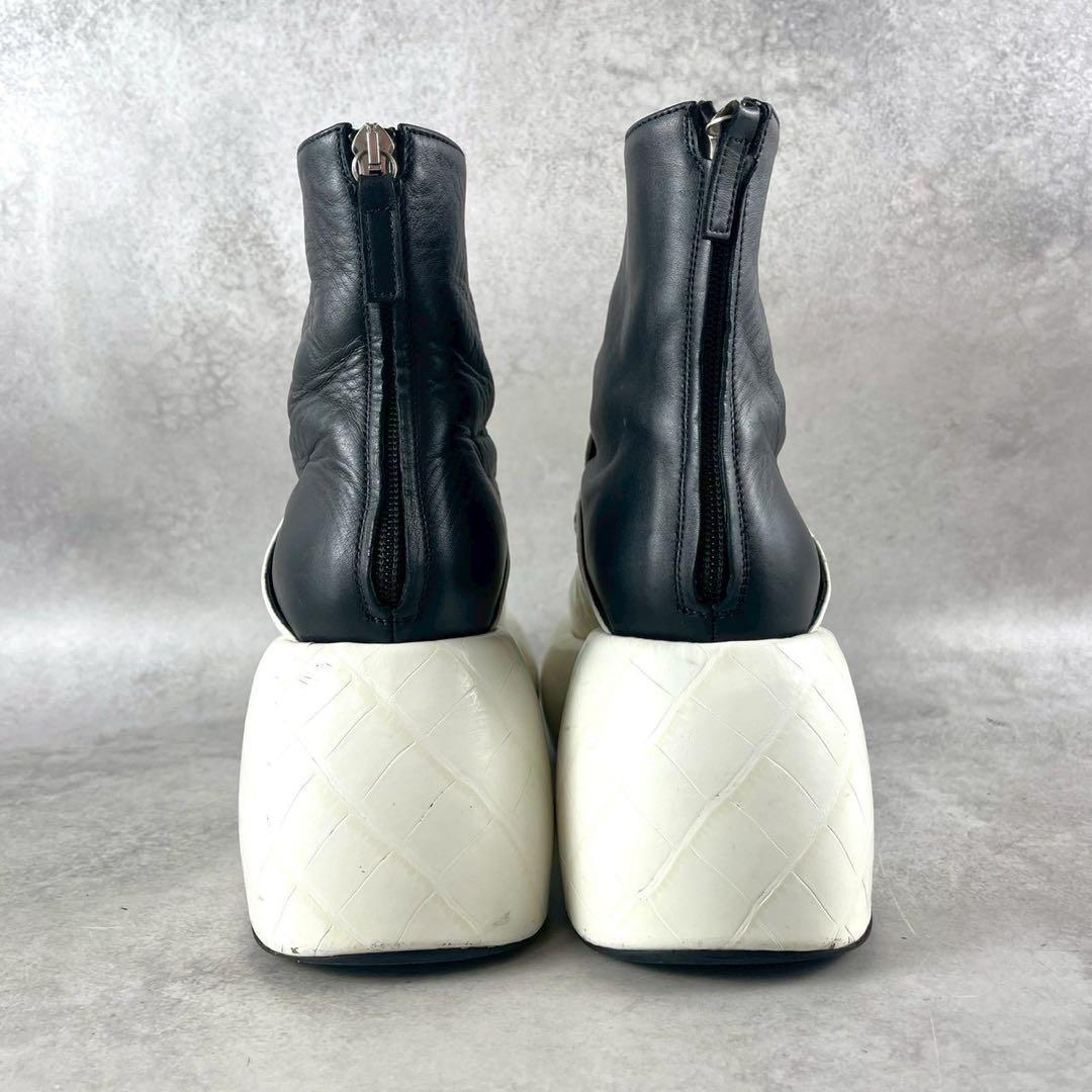 靴 LOEWE Crocodile Embossed Wedge Boots