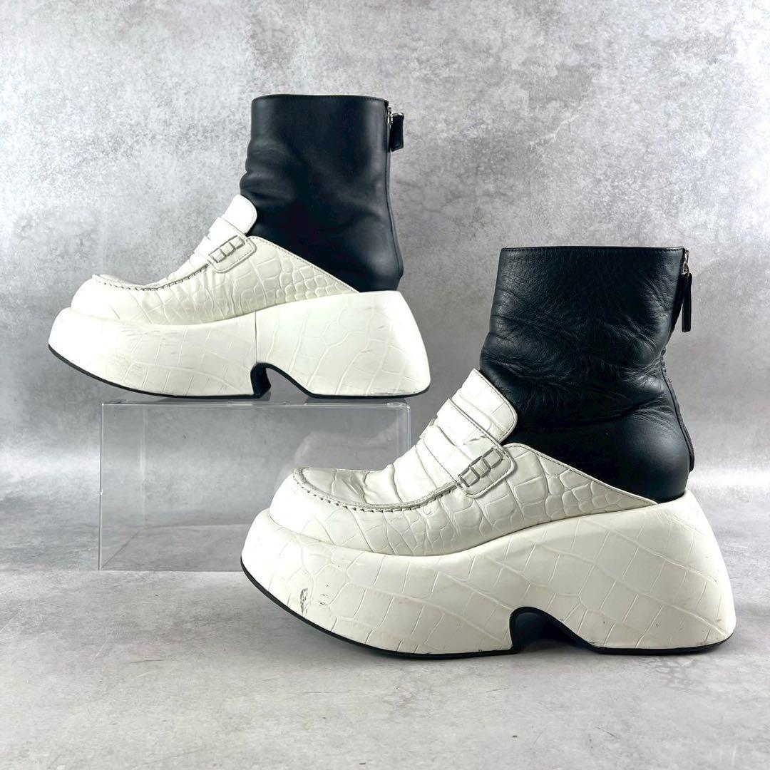 靴 LOEWE Crocodile Embossed Wedge Boots