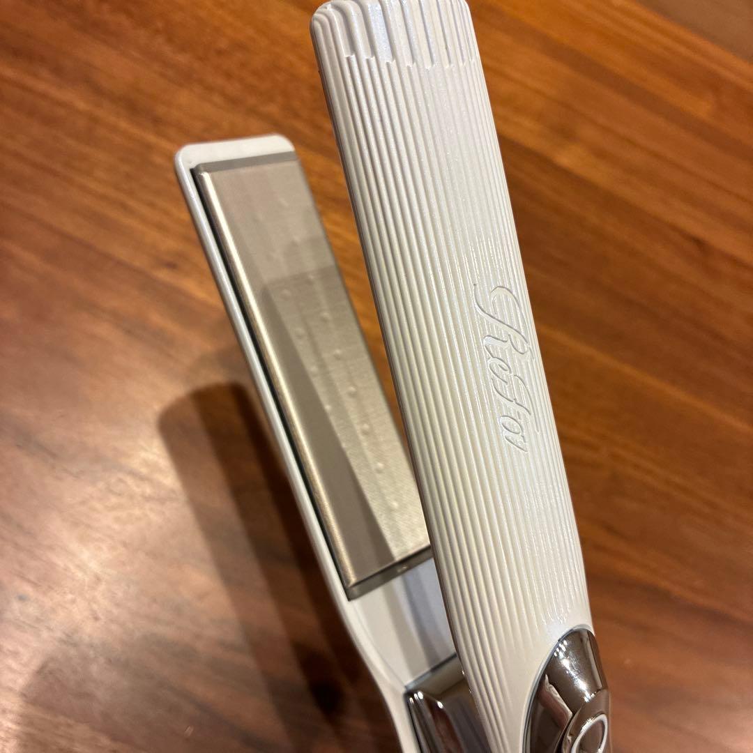 Refaリファストレートアイロンプロ　リファ　アイロン　MTG