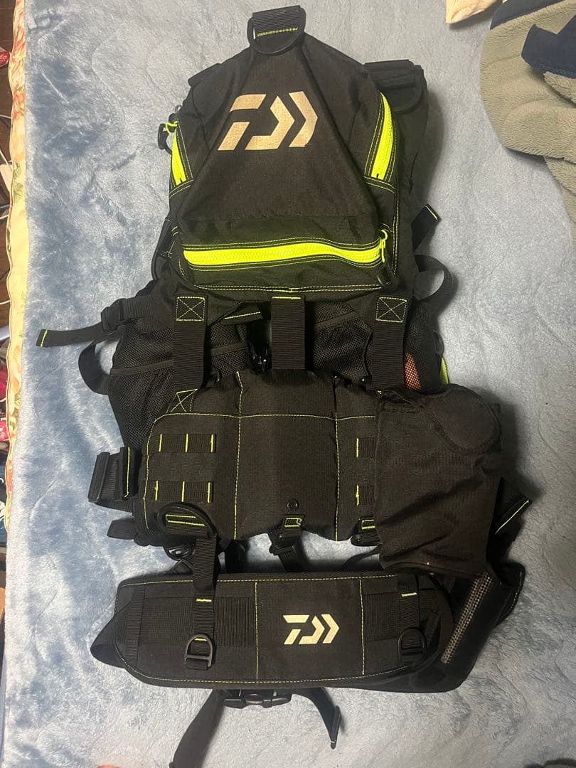 Daiwa フィッシングベスト ブラック/イエロー