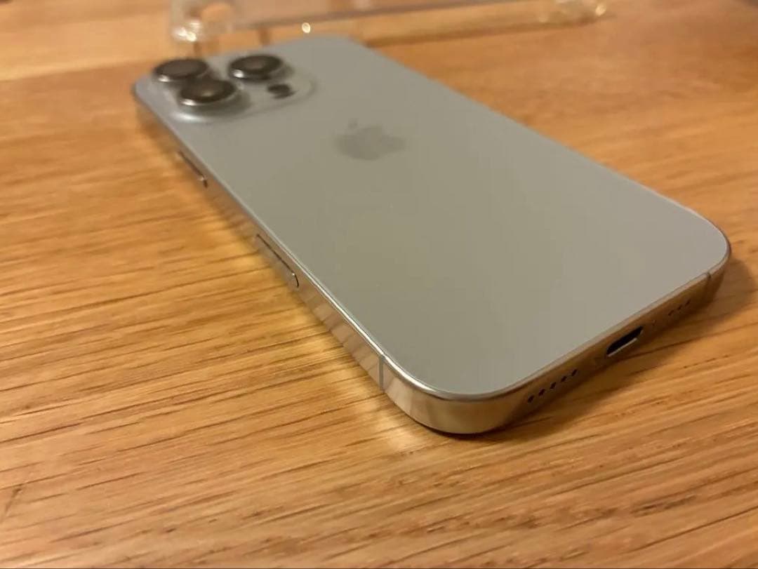 iPhone16pro 128GBナチュラルチタニウム