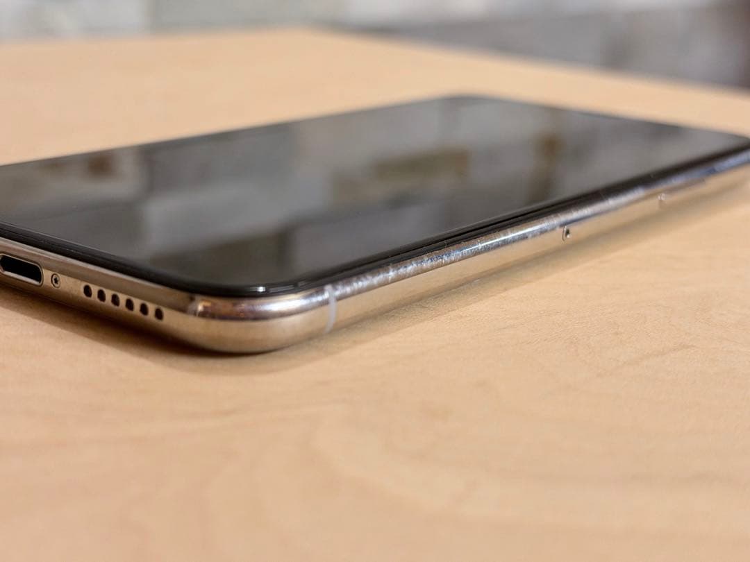 iPhone X 64GB ホワイト SIMフリー 美品　バッテリー69%