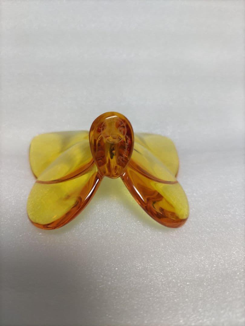 バカラ　ラッキーバタフライ　蝶　オブジェ　トパーズ