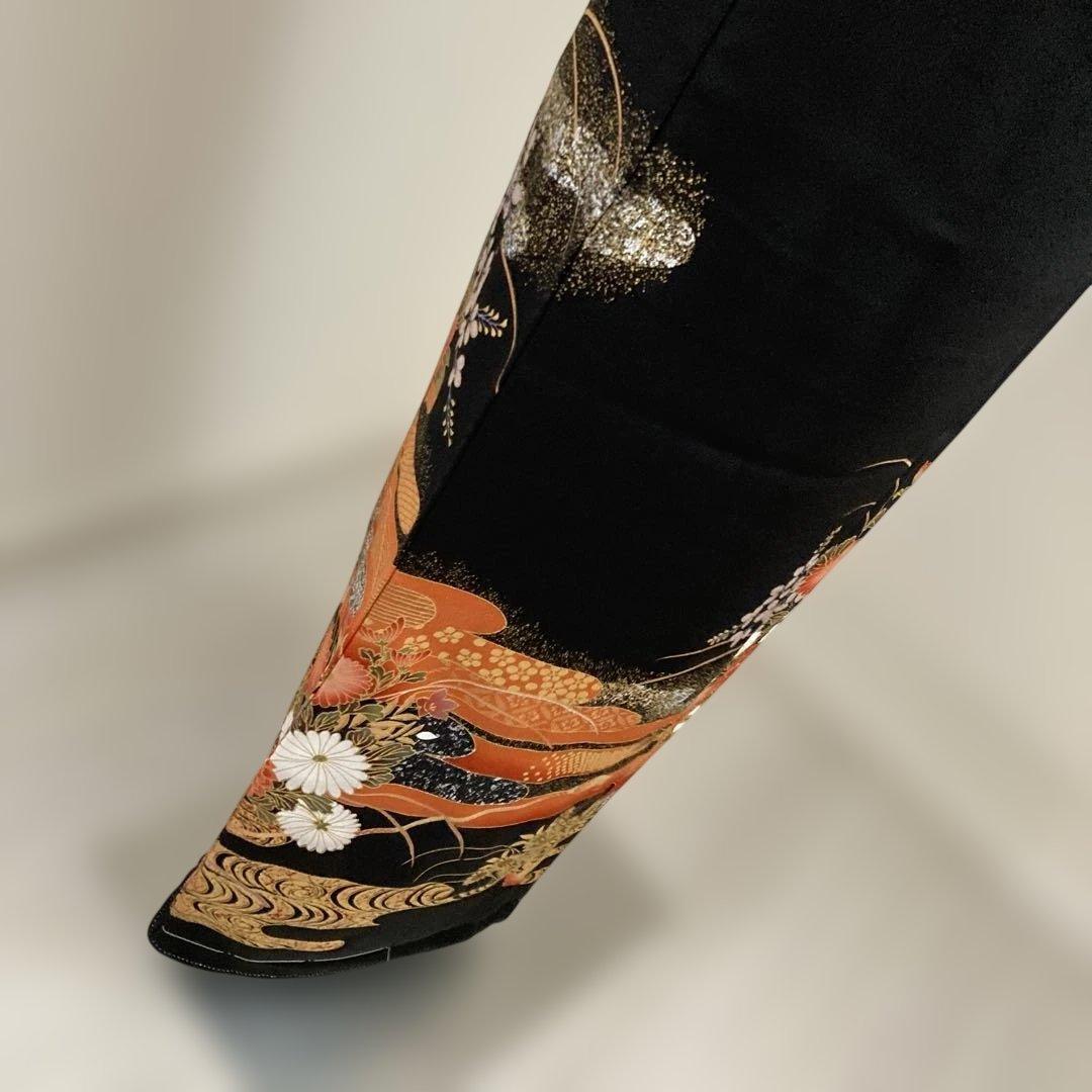 新品　豪華黒留袖フルセットお探しの方に　袋帯　付き　駒刺繍　流水花車文　金銀彩