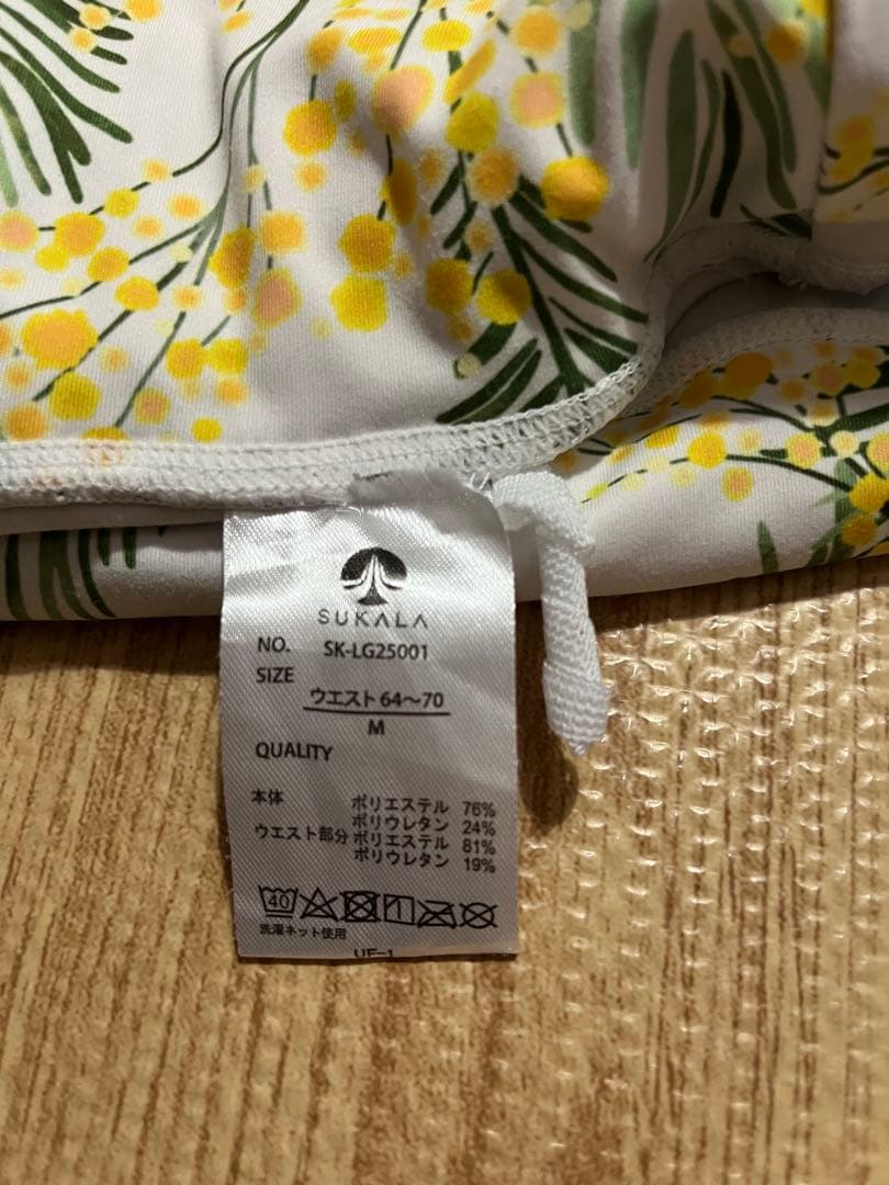 美品　スカーラ　レギンスSサイズ　ミモザ柄
