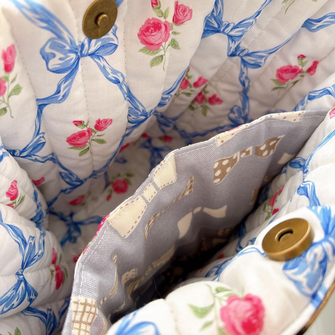 m*e様 コヤンイサムチョン　バック　艶感ブラウン　花柄　　トートバッグ