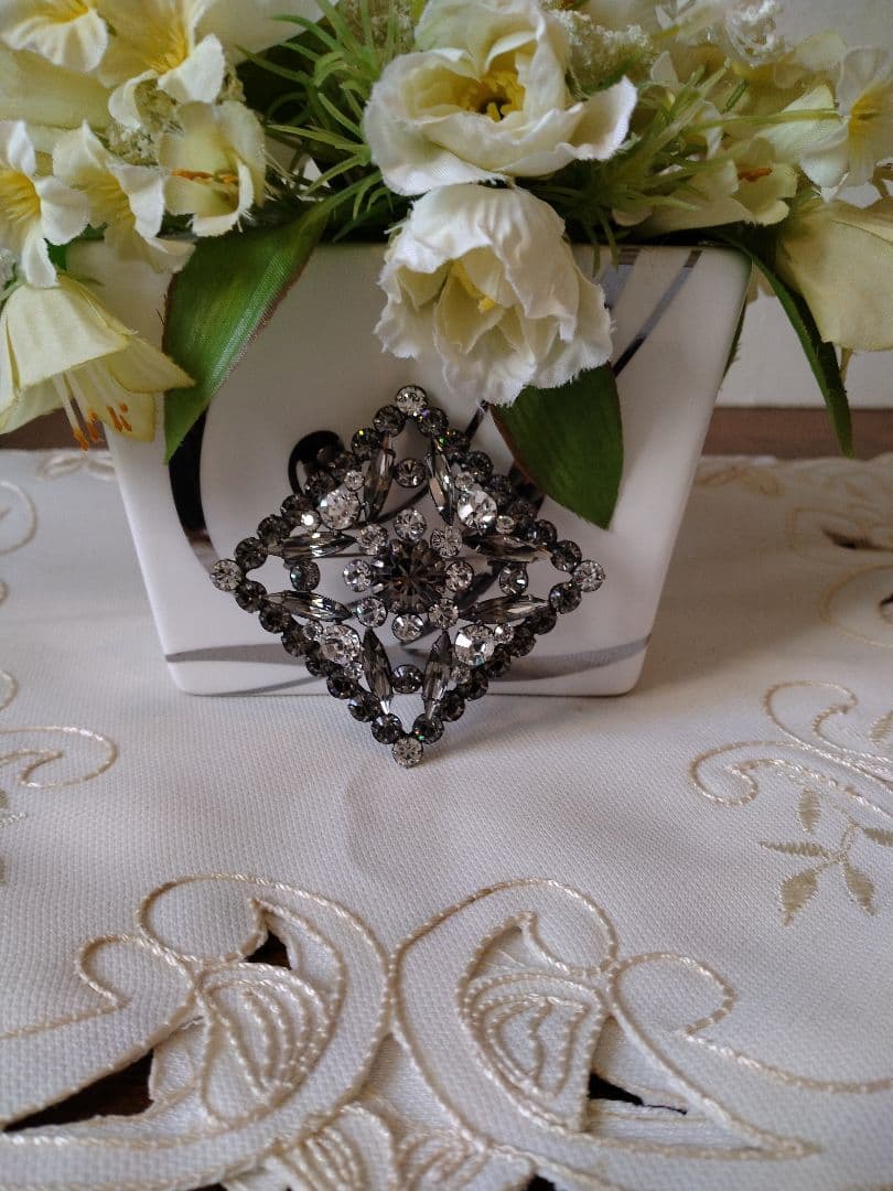 FOXEY ブローチ　ひし形　キラキラ