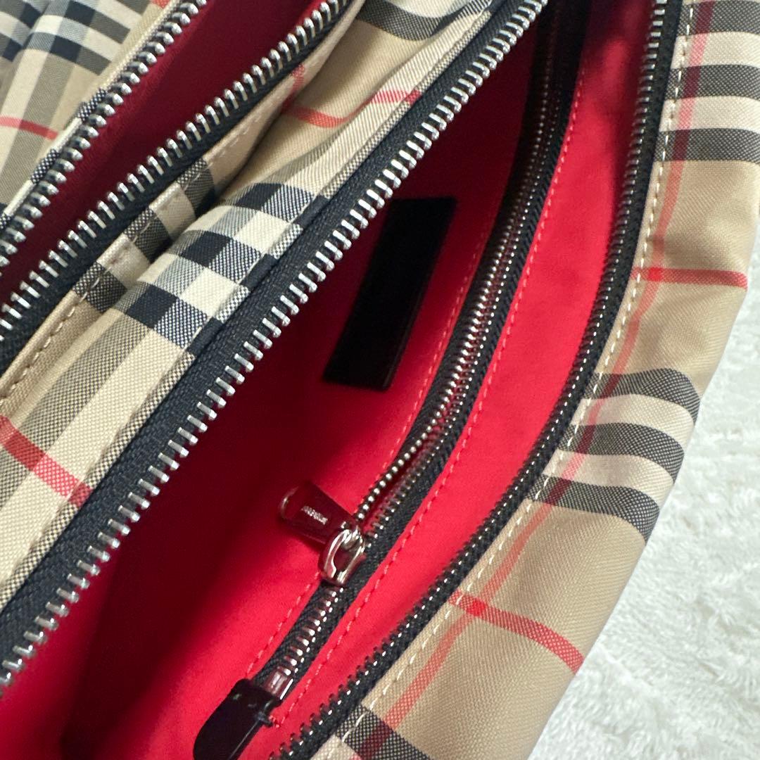 BURBERRY 人気定番チェック柄 ボディバッグ