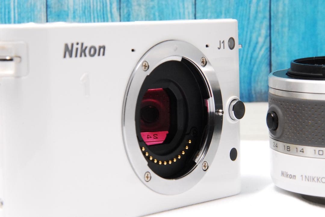 ミラーレス ニコン1 J1 ホワイト 10-30mmレンズ付き Nikon