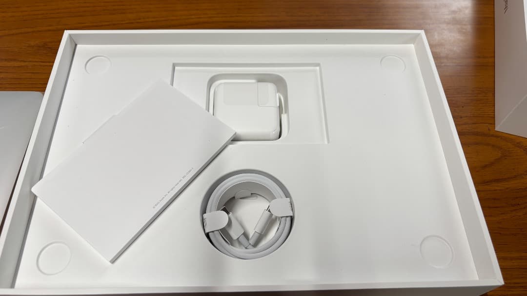 M1 MacBook Air　メモリ16GB 512GB USキーボード