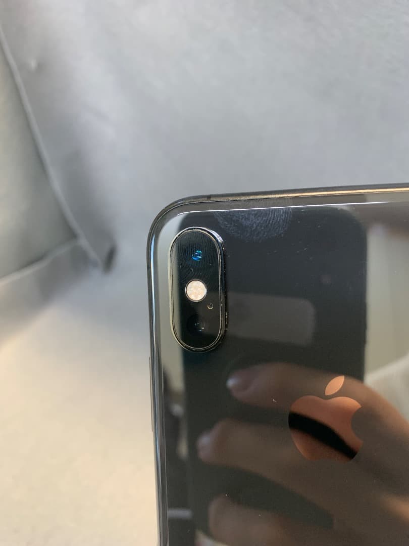 美品　国内版　SIMフリー　iPhoneXS　 64GB ブラック色