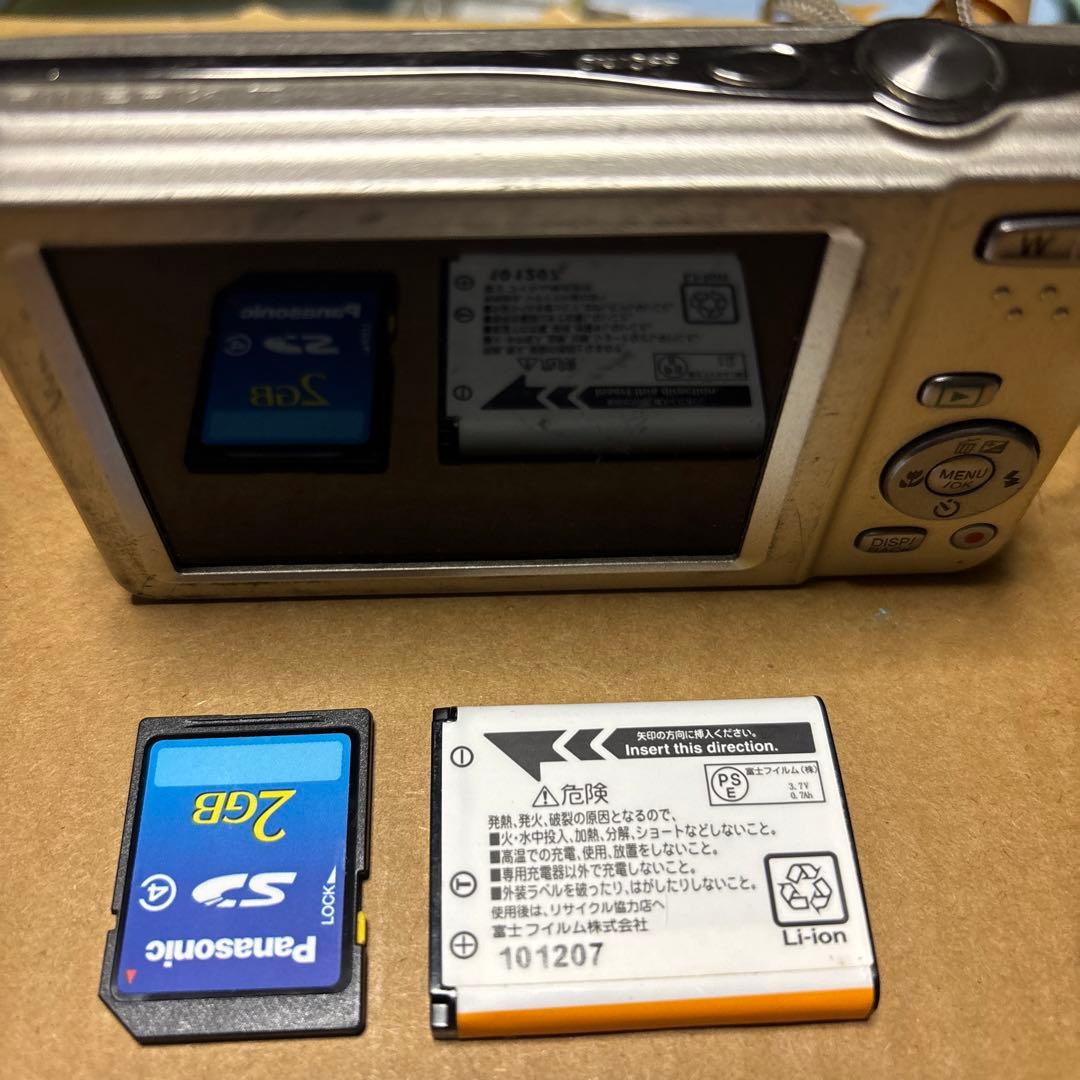 (442) FUJIFILM 15メガピクセル デジタルカメラ 15%off