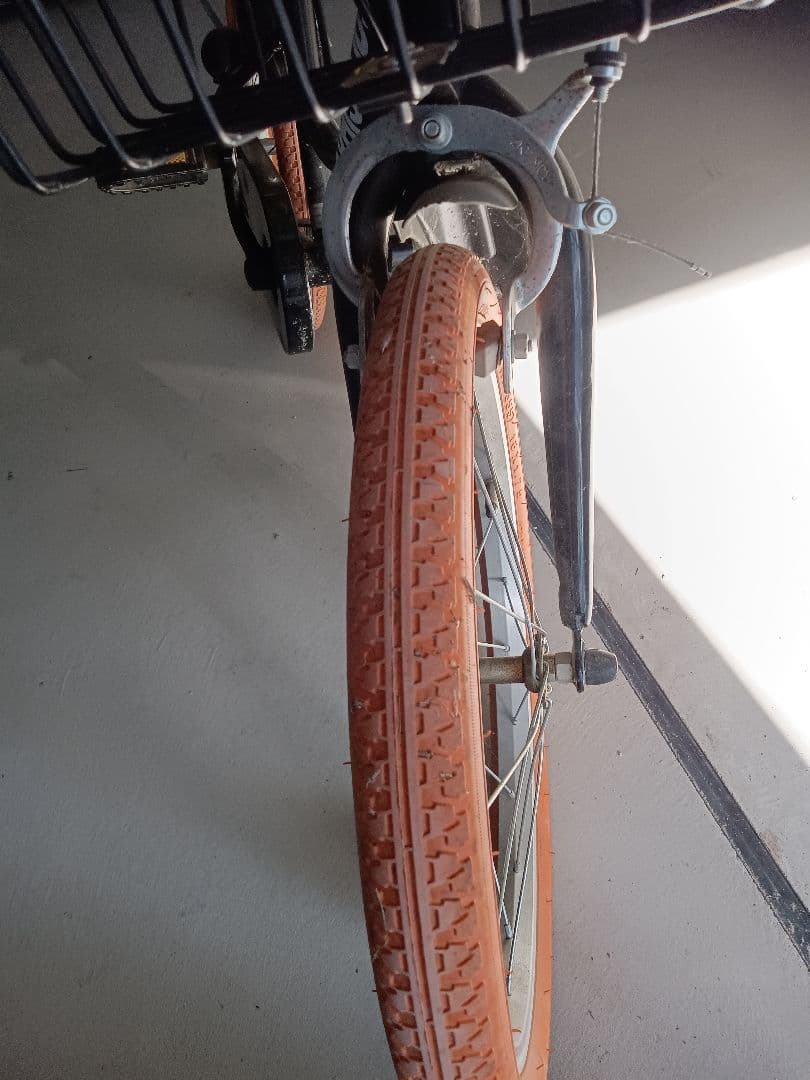 18インチ　男の子　GRAPHIS キッズ自転車 黒/オレンジ/黄色