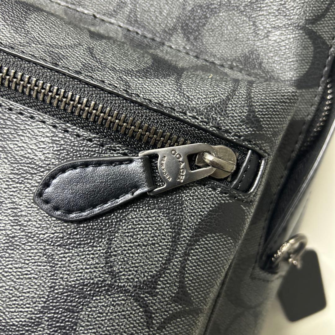 COACH ボディバッグ