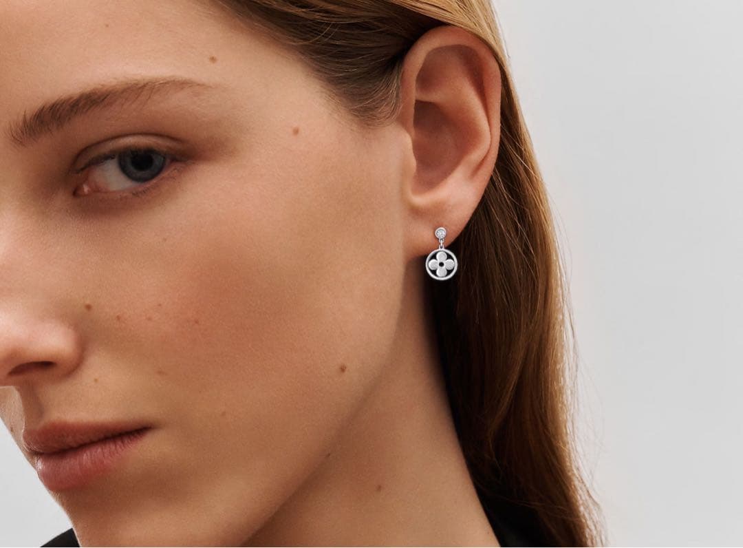 え*る様 【美品・正規品】ルイヴィトン ピアス モノグラム・イディール（ホワイト