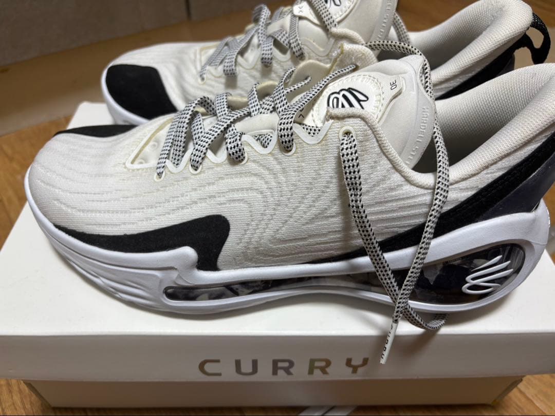 CURRY バスケットボールシューズ ホワイト/ブラック