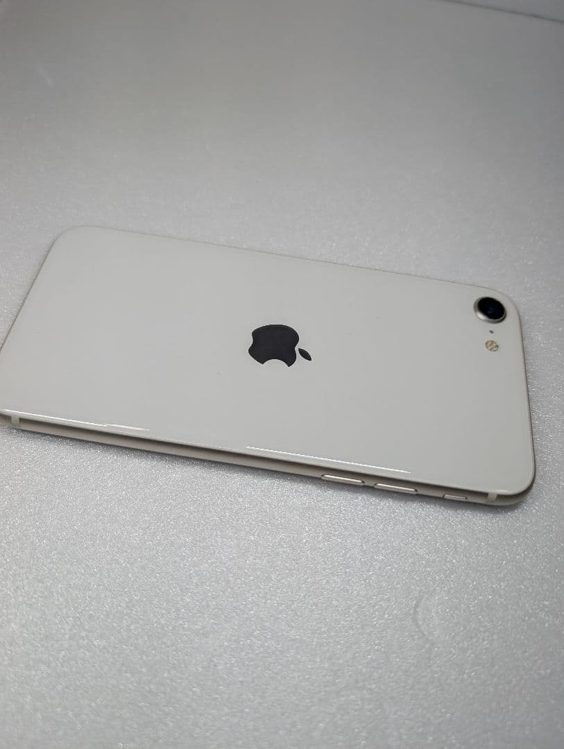 iphoneSE3 第3世代　64GB　スターライト　管理番号16897