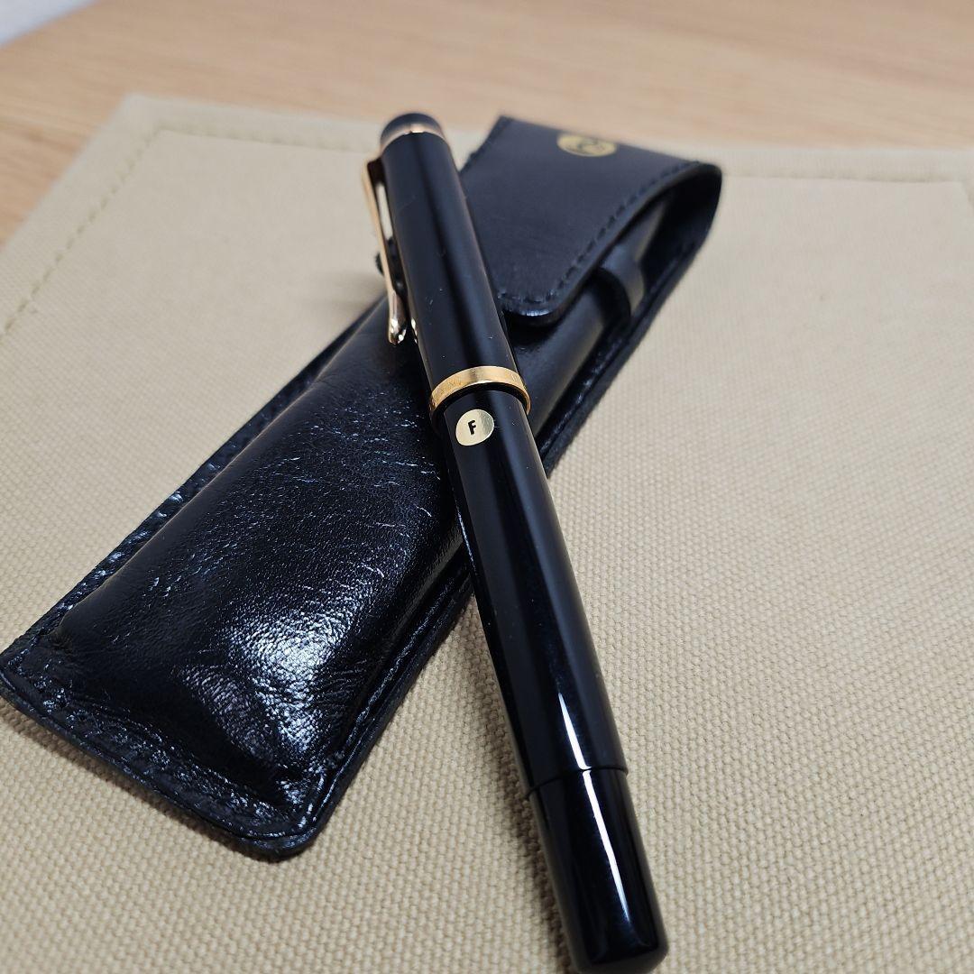 PELIKAN ペリカン F刻印 ペン・万年筆 樹脂系素材 ブラック ケース付き
