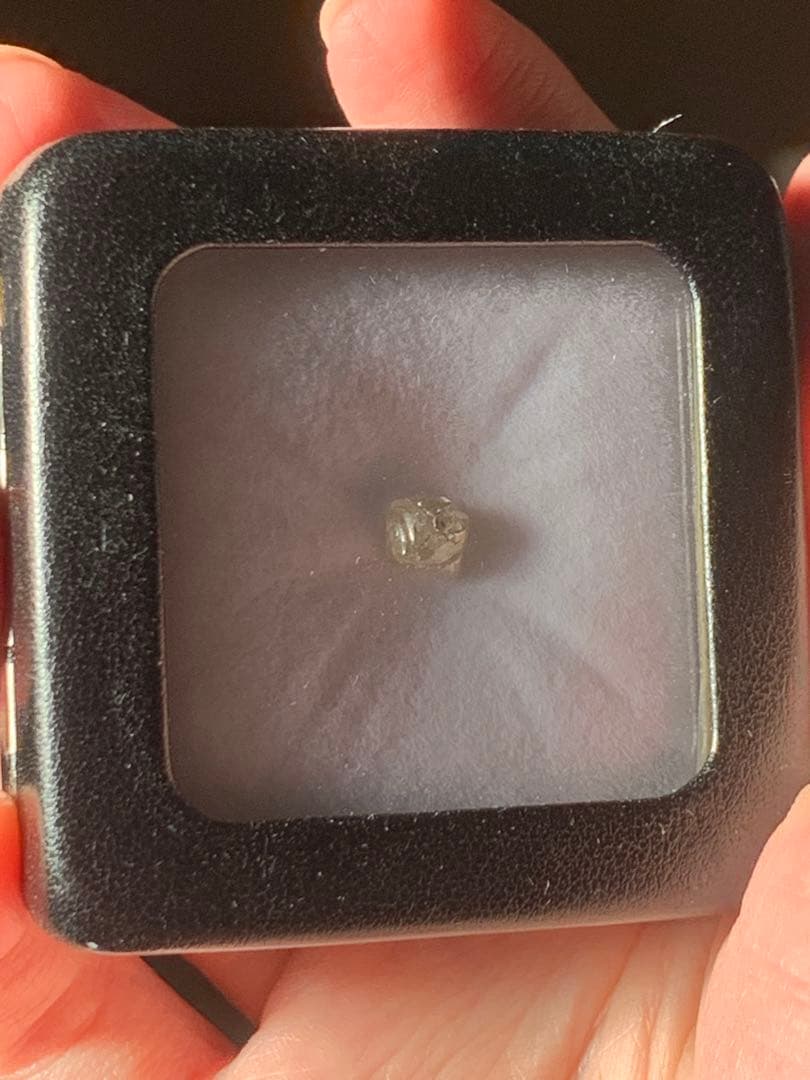 特大ダイヤモンド　原石　1.55ct 隕石ダイヤモンド　ダイア　ルース　化石