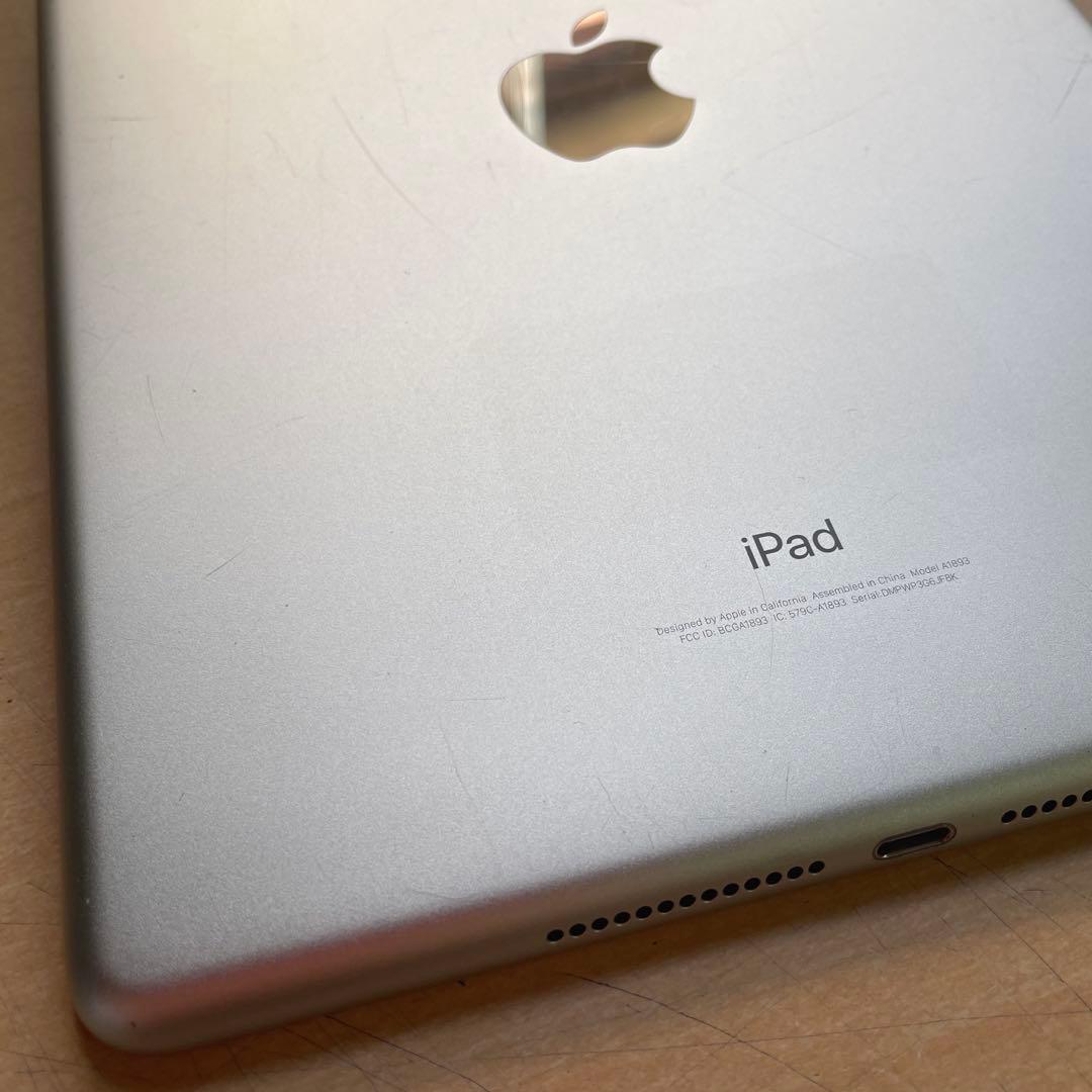 iPad 第6世代　A1893　Wi-Fiモデル　シルバー　32GB #1