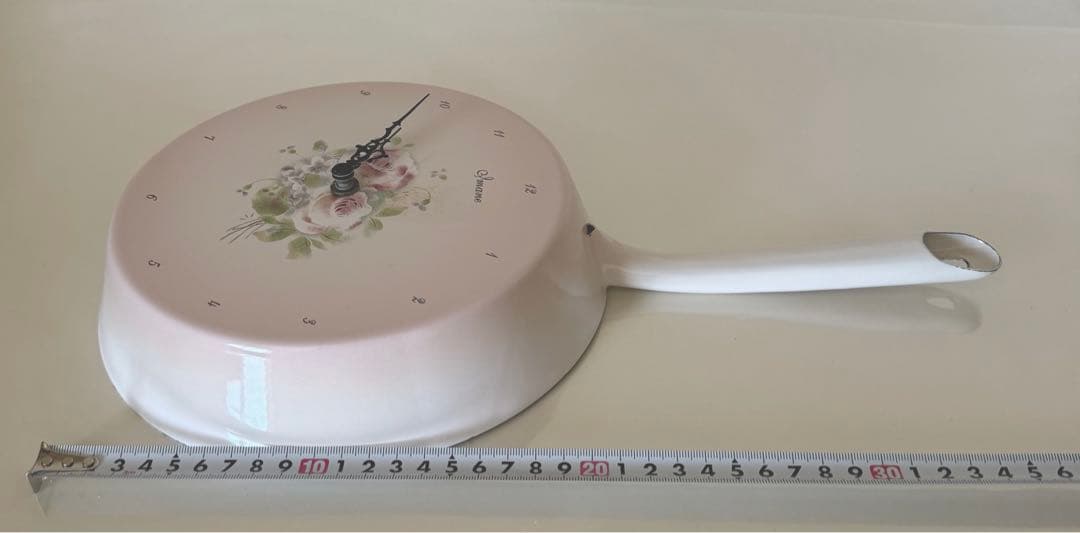 イマンオデットフライパン時計