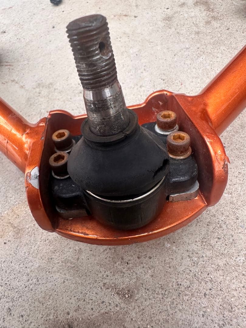 SKID RACING 16アリスト用　調整式フロントアッパーアーム