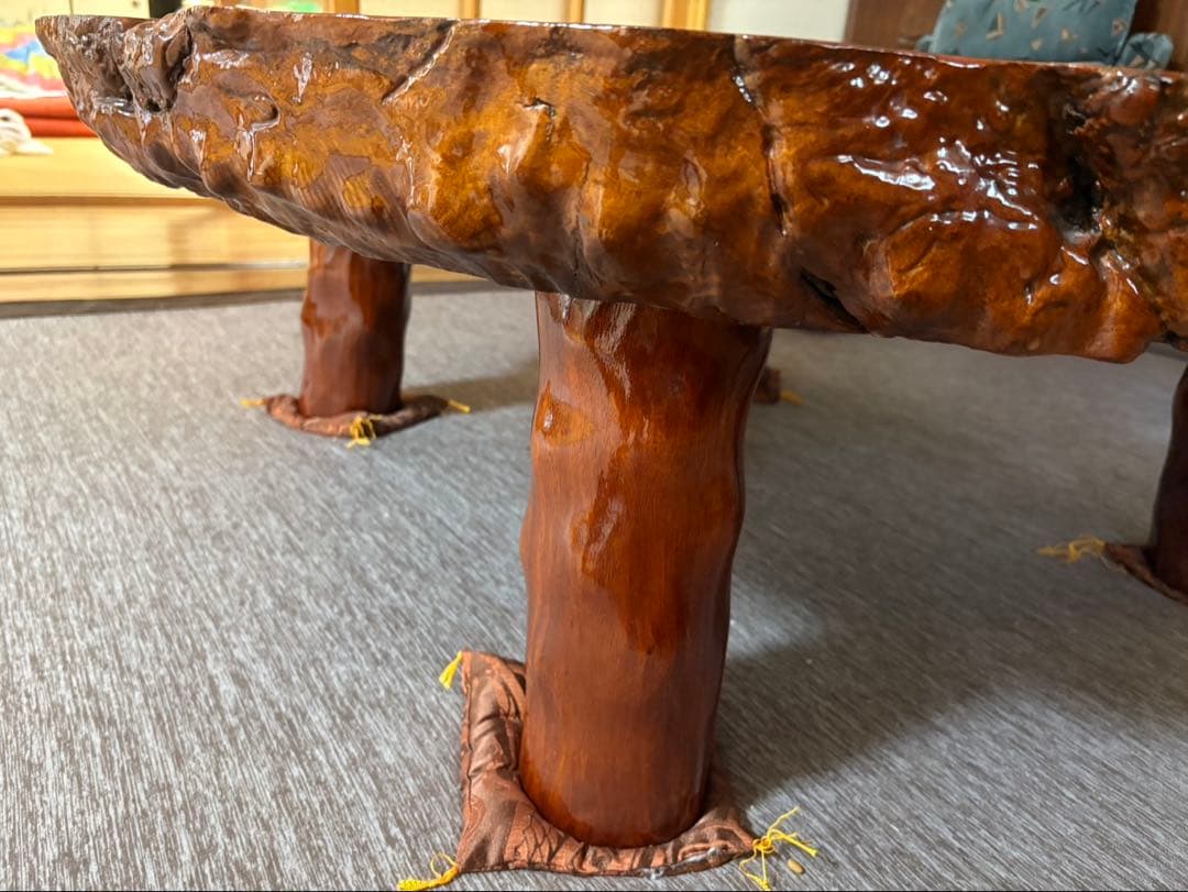 瘤付き　かりんの一枚板座卓 茶色