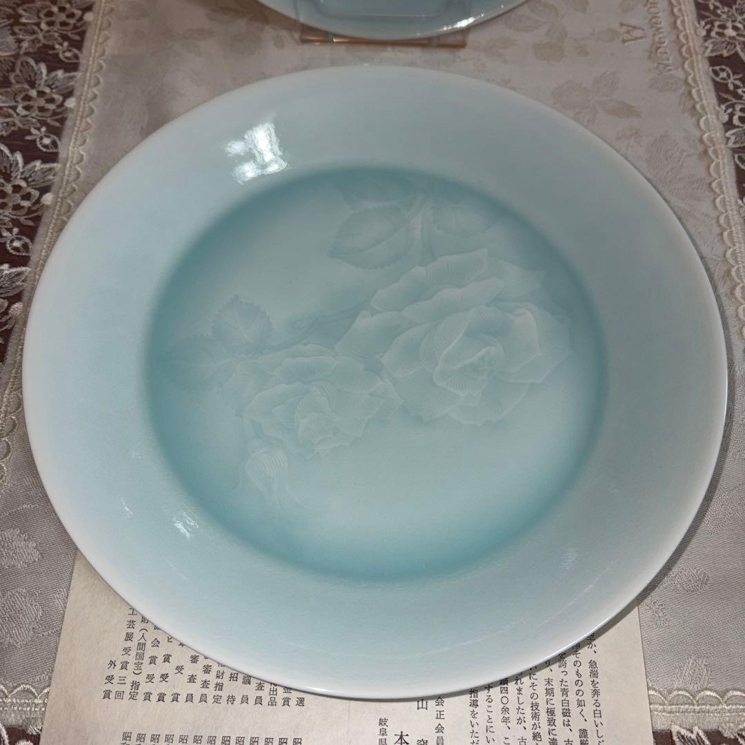 人間国宝　塚本快示　快山　青白磁バラ花紋　山茶花　深皿　飾り皿2枚セット　未使用