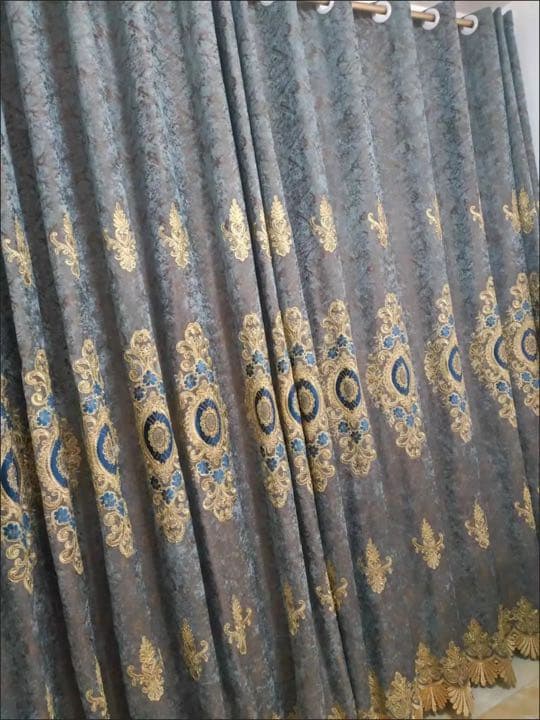 4）106番-刺繍入れ高級カーテン 紺色