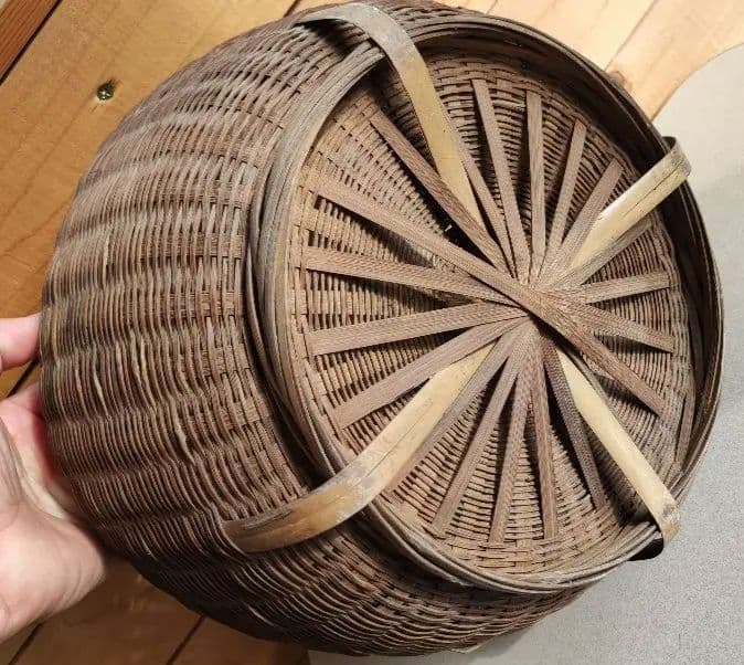 丸っとした竹細工のかご　骨董