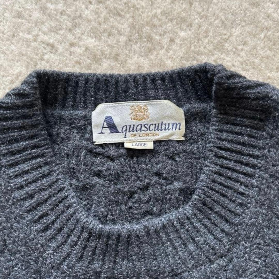 アクアスキュータム　カシミヤ100%セーター