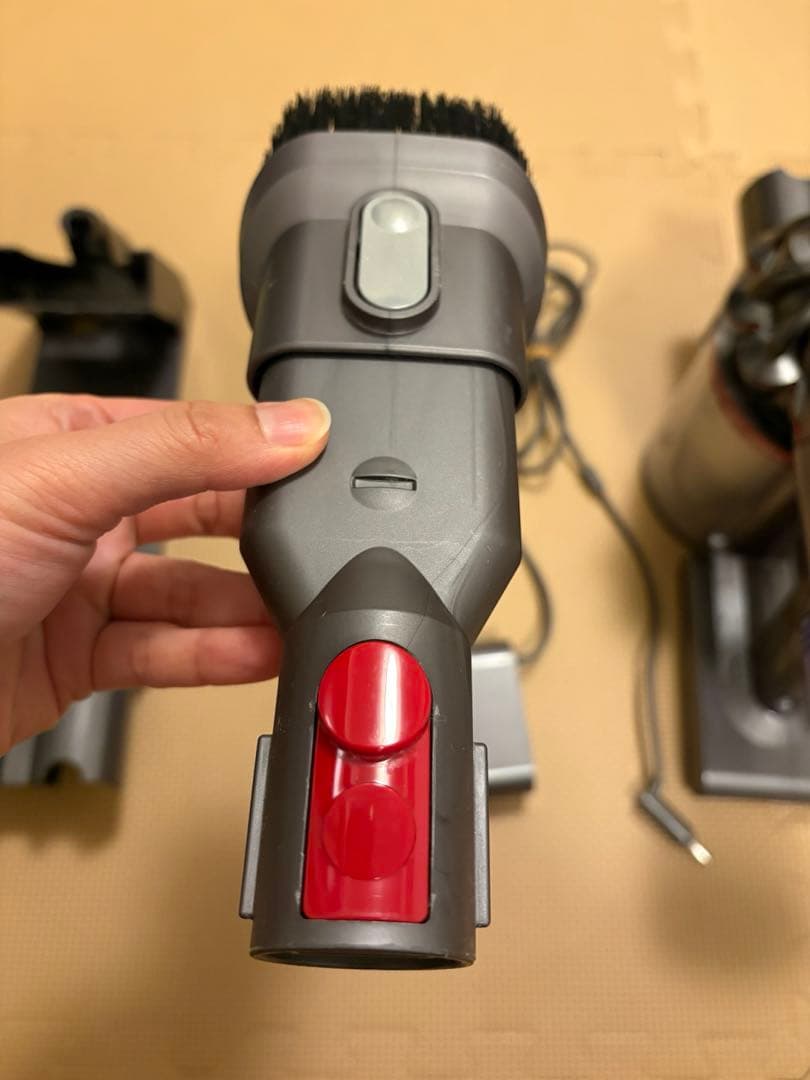 ダイソン　Dyson SV10 コードレスクリーナー　掃除機