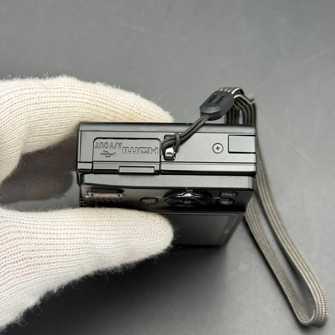 【やや訳あり品】Nikon COOLPIX S8200 ノーブルブラック　箱付き