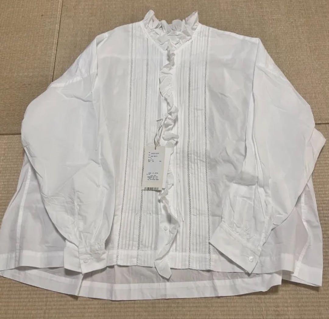 TOUJOURS レースピンタックラッフルシャツ