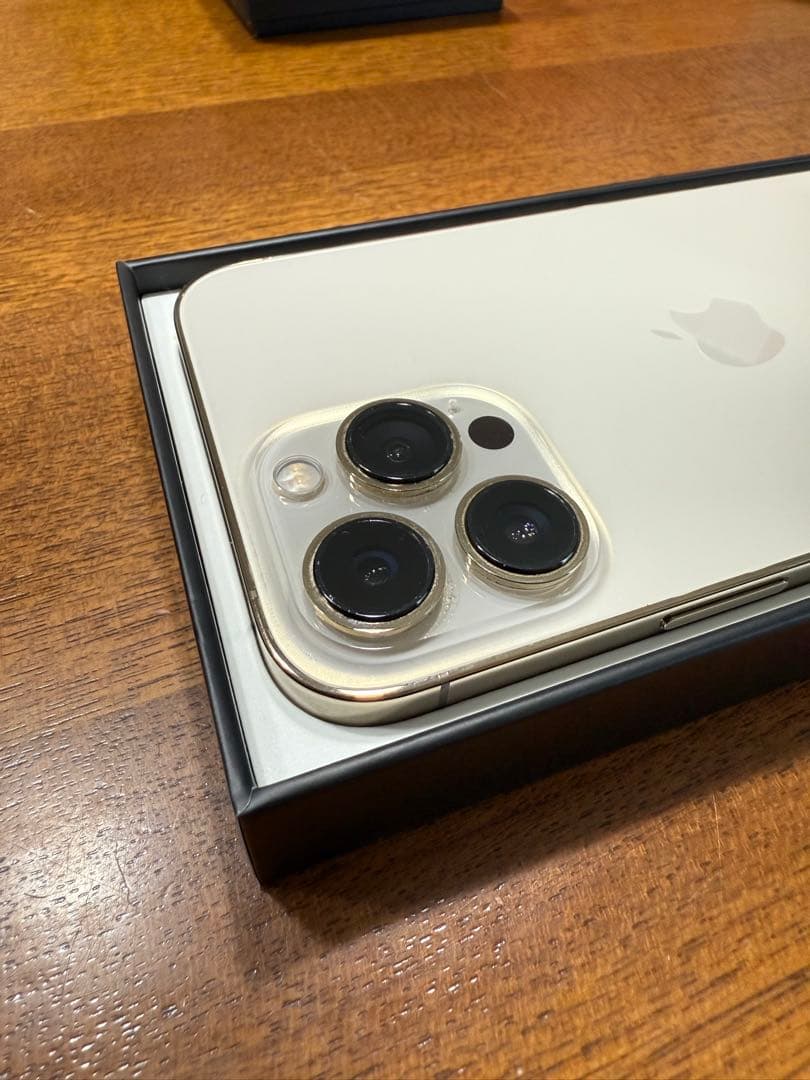 ☆美品☆ iPhone 13 Pro max本体 ゴールド256GB